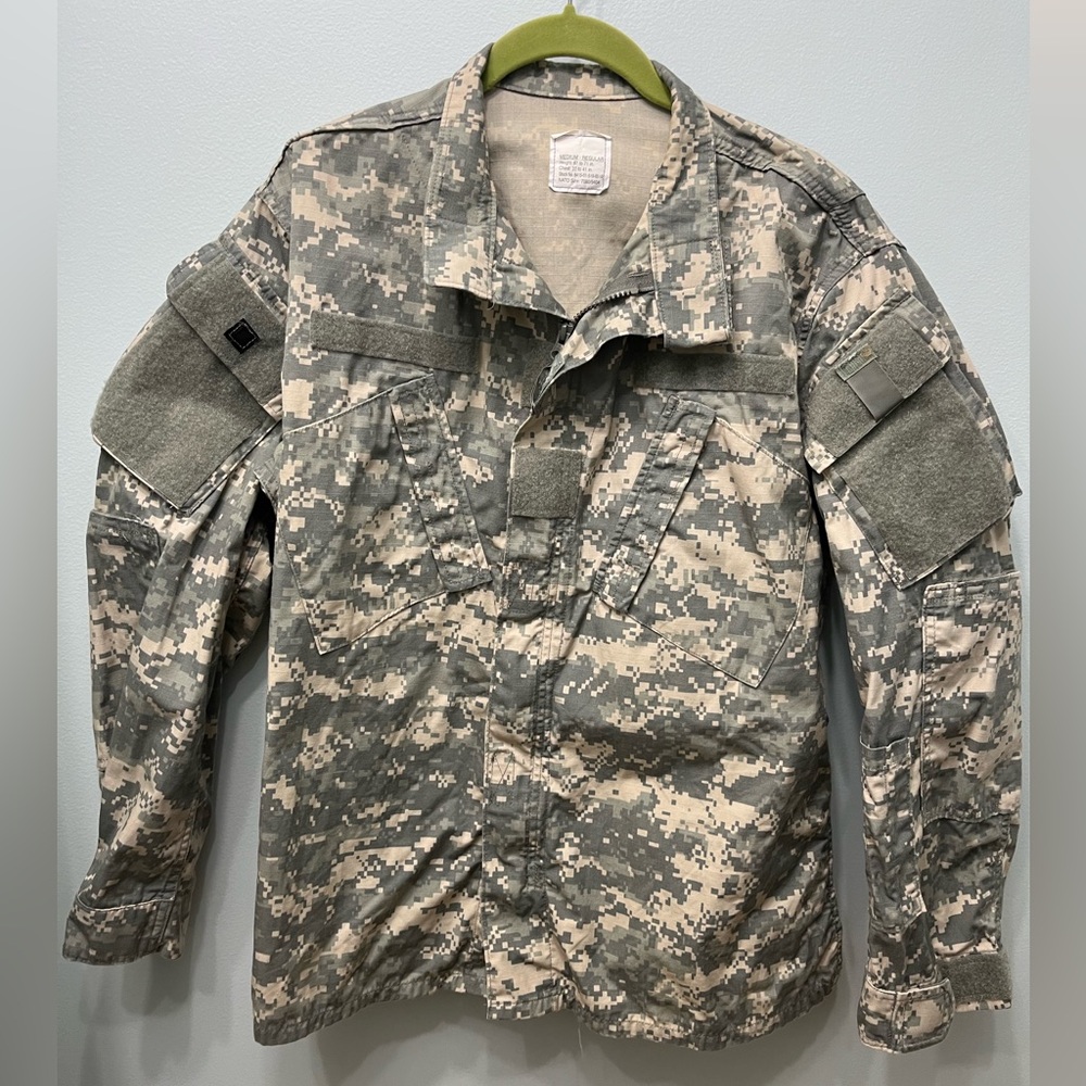 Military (M) camo jacket , height 67-71, chest 37-41